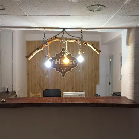 The Monkey ゲストハウス 2*