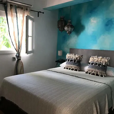 The Monkey Guest house 2*