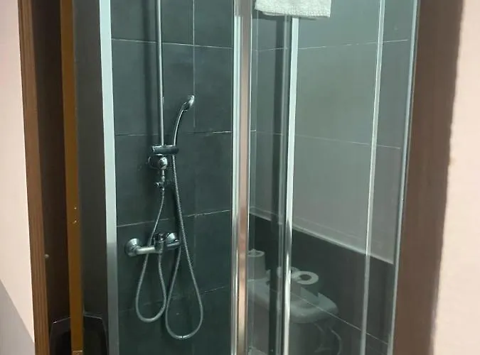 The Monkey Pensión 2*